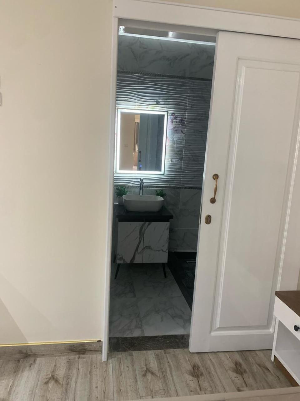 Apartment H Flat With Roof- One Kattamya